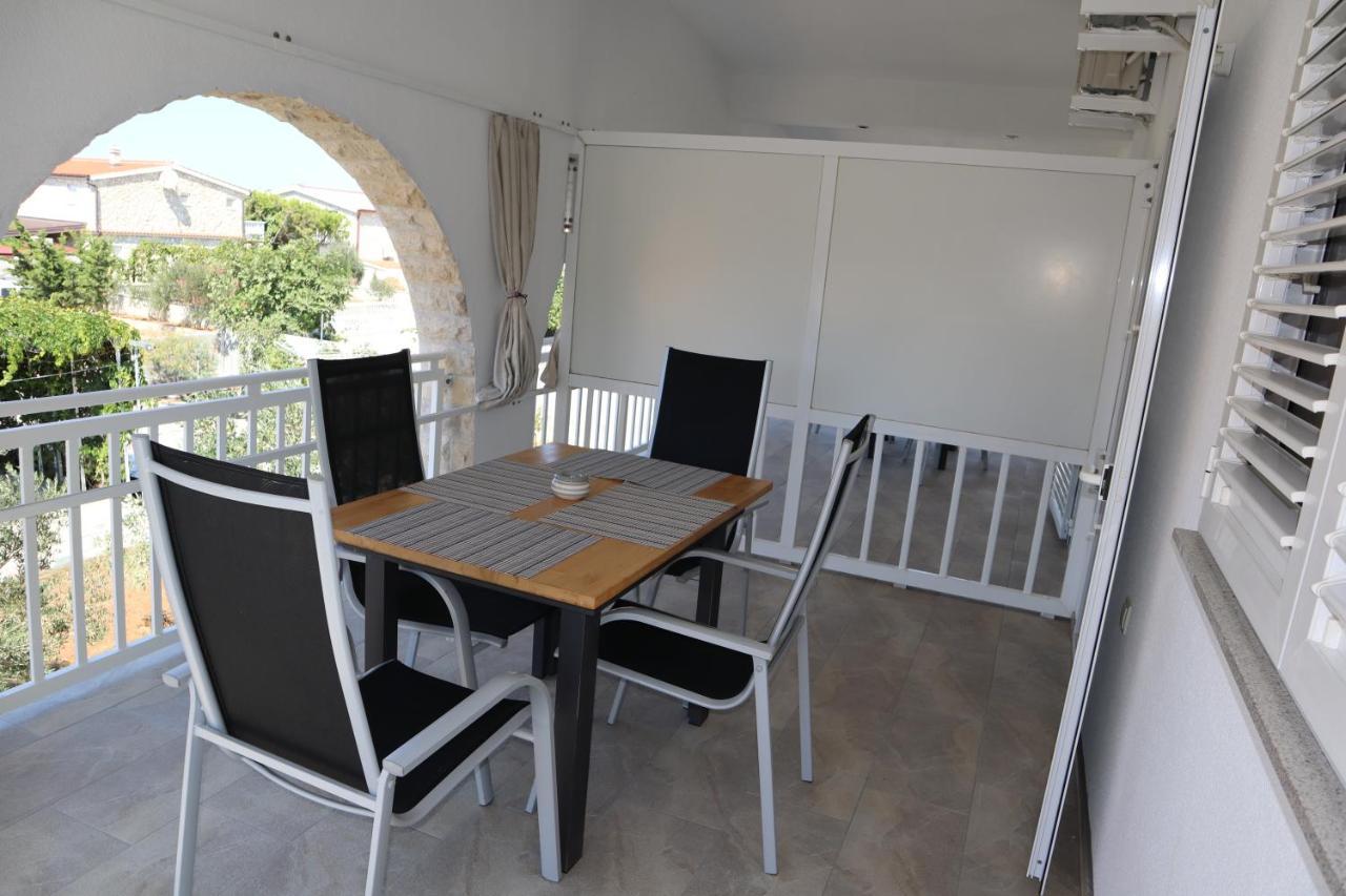 Apartmani Sanja Vir Esterno foto