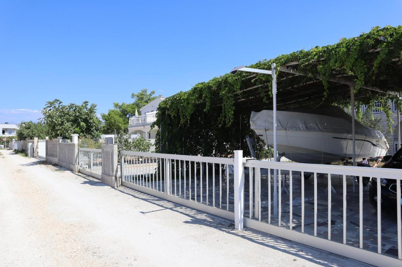 Apartmani Sanja Vir Esterno foto