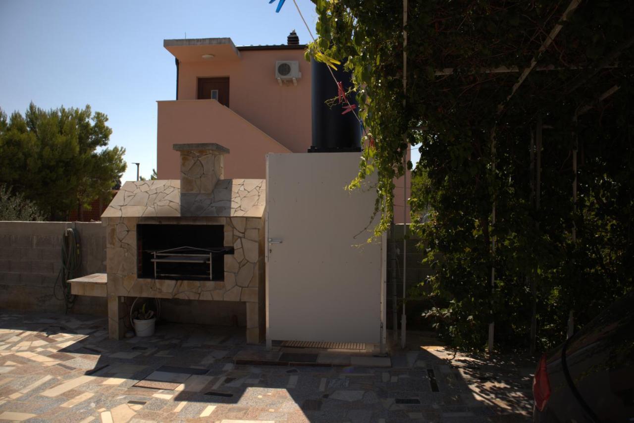 Apartmani Sanja Vir Esterno foto
