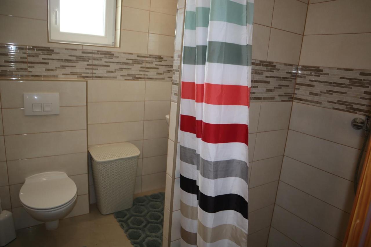 Apartmani Sanja Vir Esterno foto